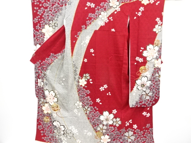 リサイクル　桜に毬模様刺繍振袖